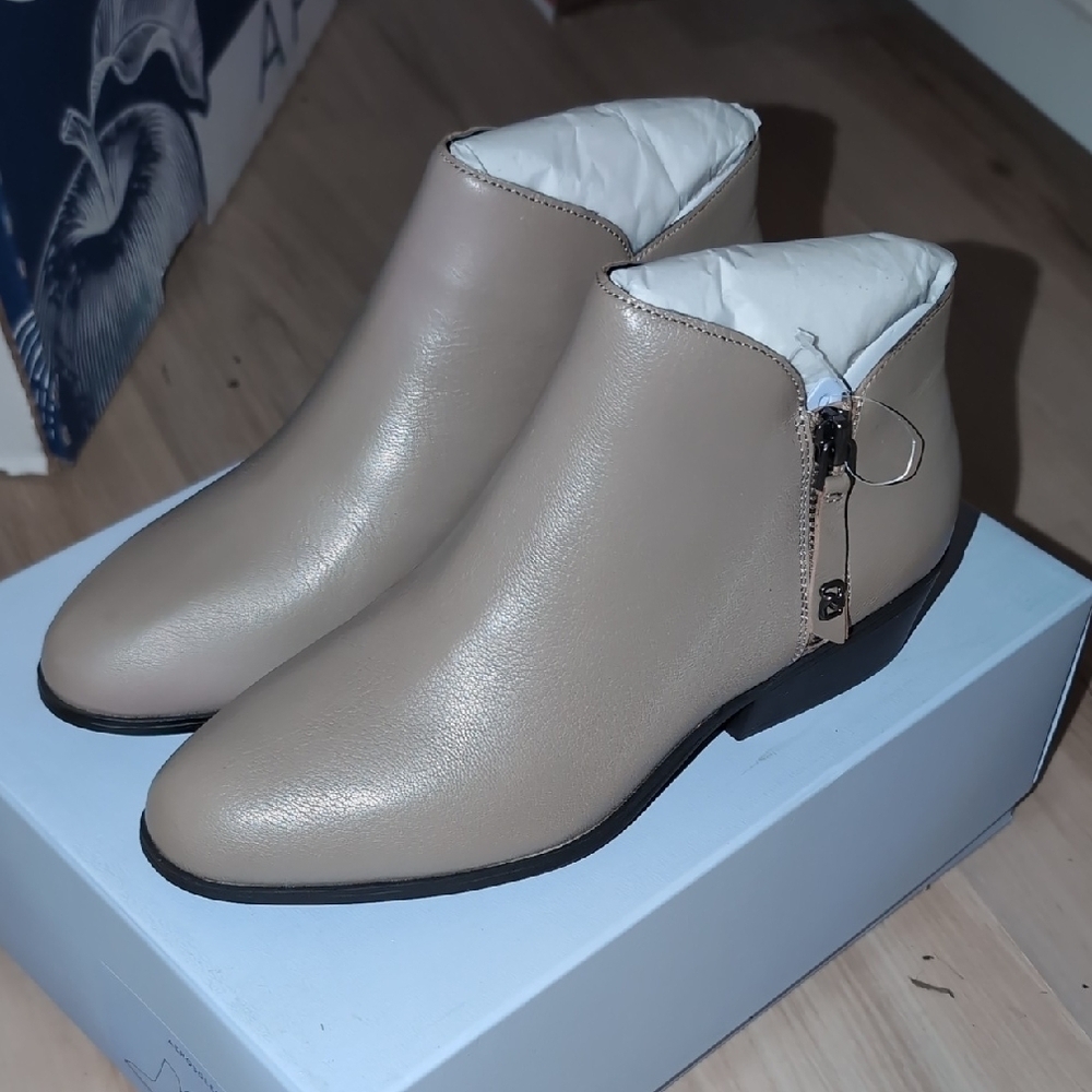 Aerosoles Collaroy Women's Leather Ankle Boots